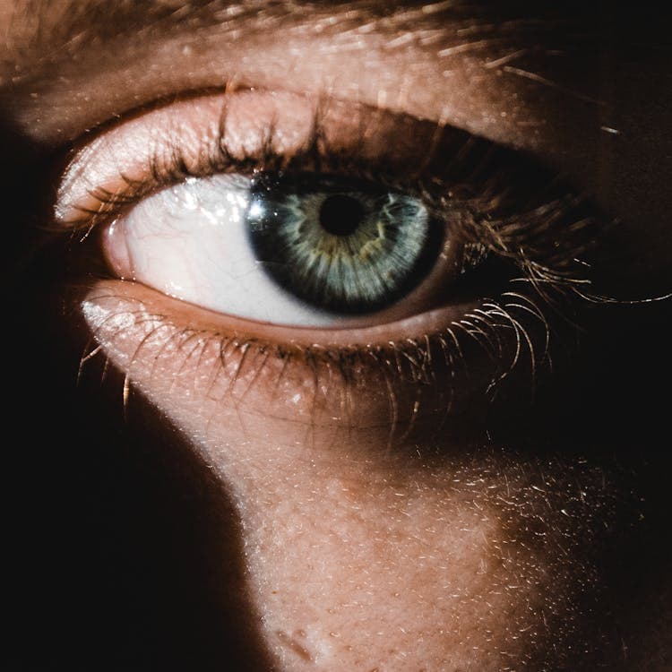 Oogmigraine: wat is het, hoe herken je het en wanneer moet je actie ondernemen?